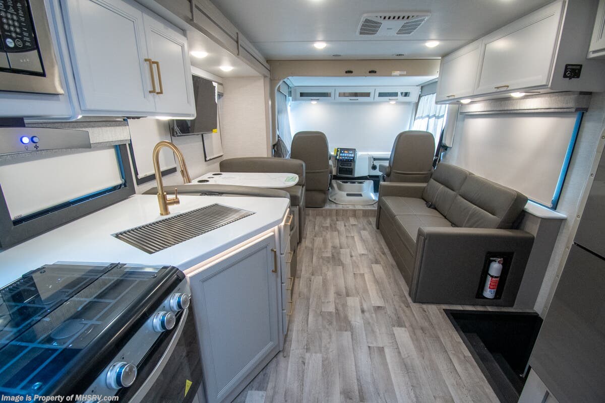 2026 Thor Motor Coach Resonate 32B - New Class A For Sale by Motor Home Specialist in Alvarado, Texas