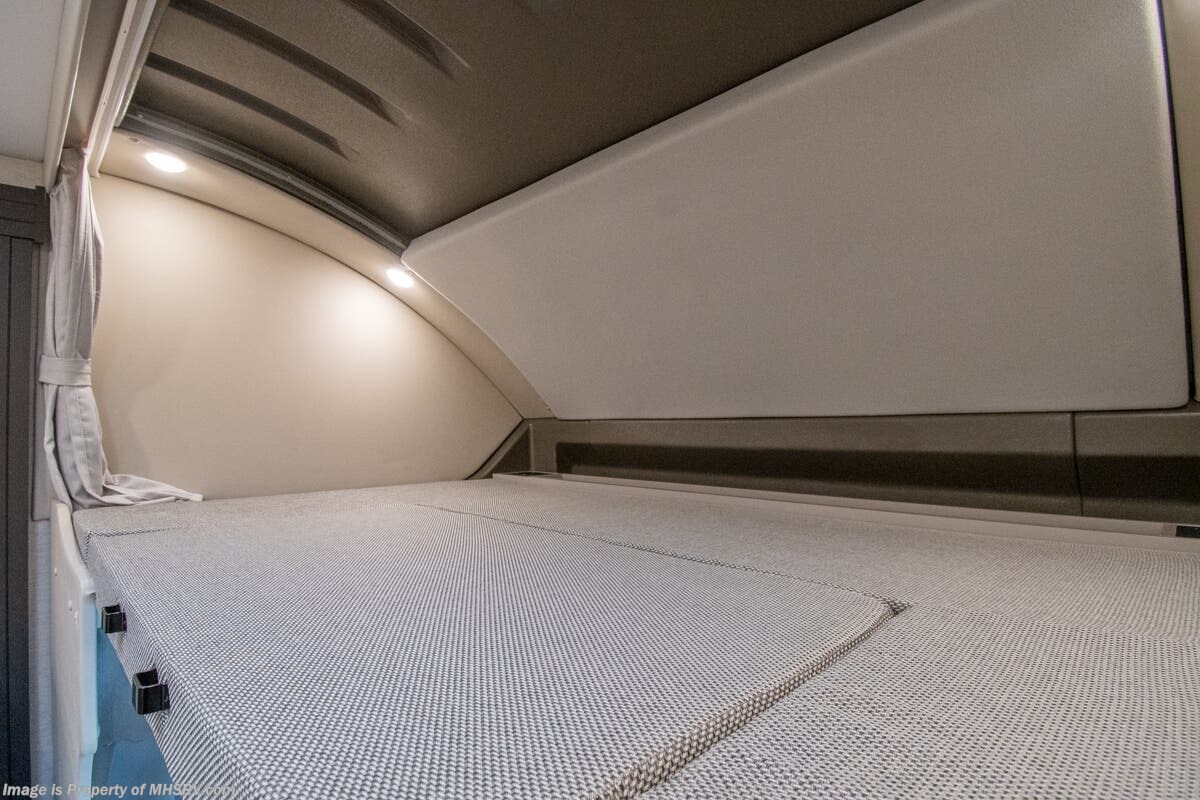 New 2026 Thor Motor Coach Magnitude Grand X32 available in Alvarado, Texas