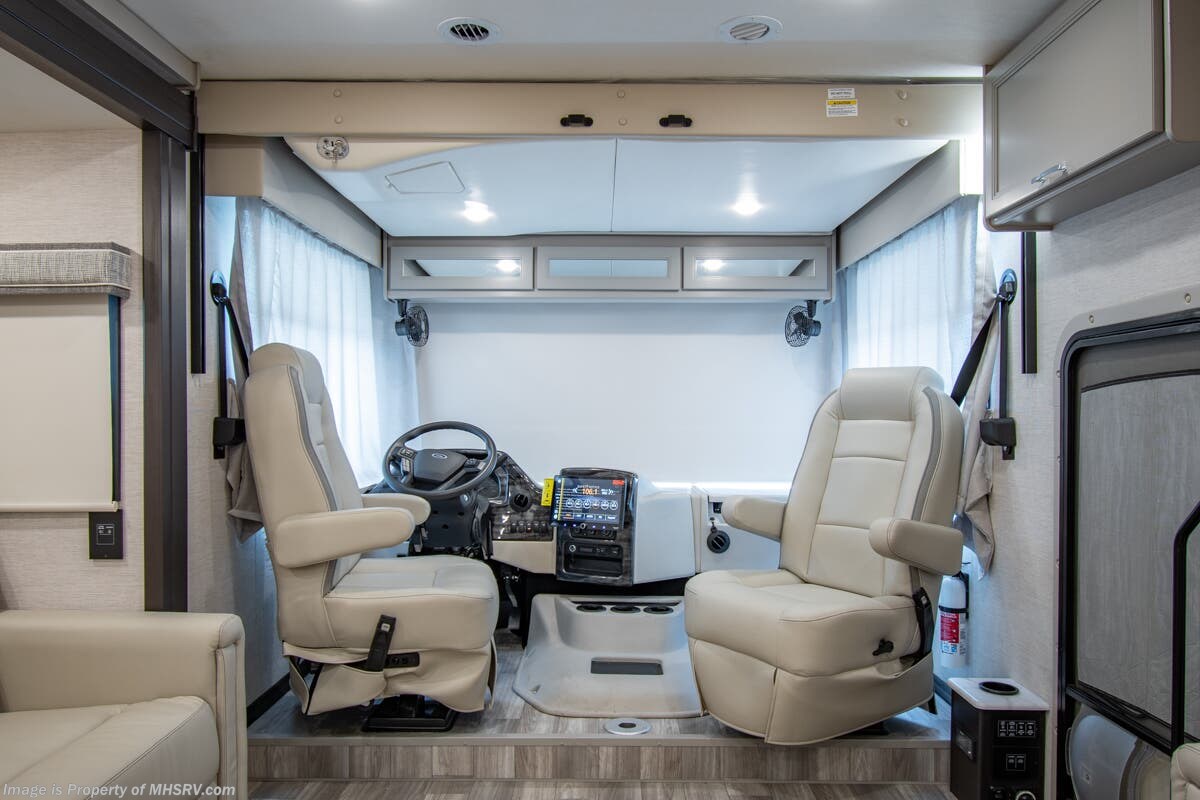 2026 Luminate CC35 by Thor Motor Coach from Motor Home Specialist in Alvarado, Texas