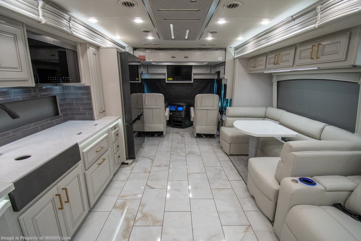 2026 Fleetwood Discovery LXE 40G - New Diesel Pusher For Sale by Motor Home Specialist in Alvarado, Texas features Bunk Beds
