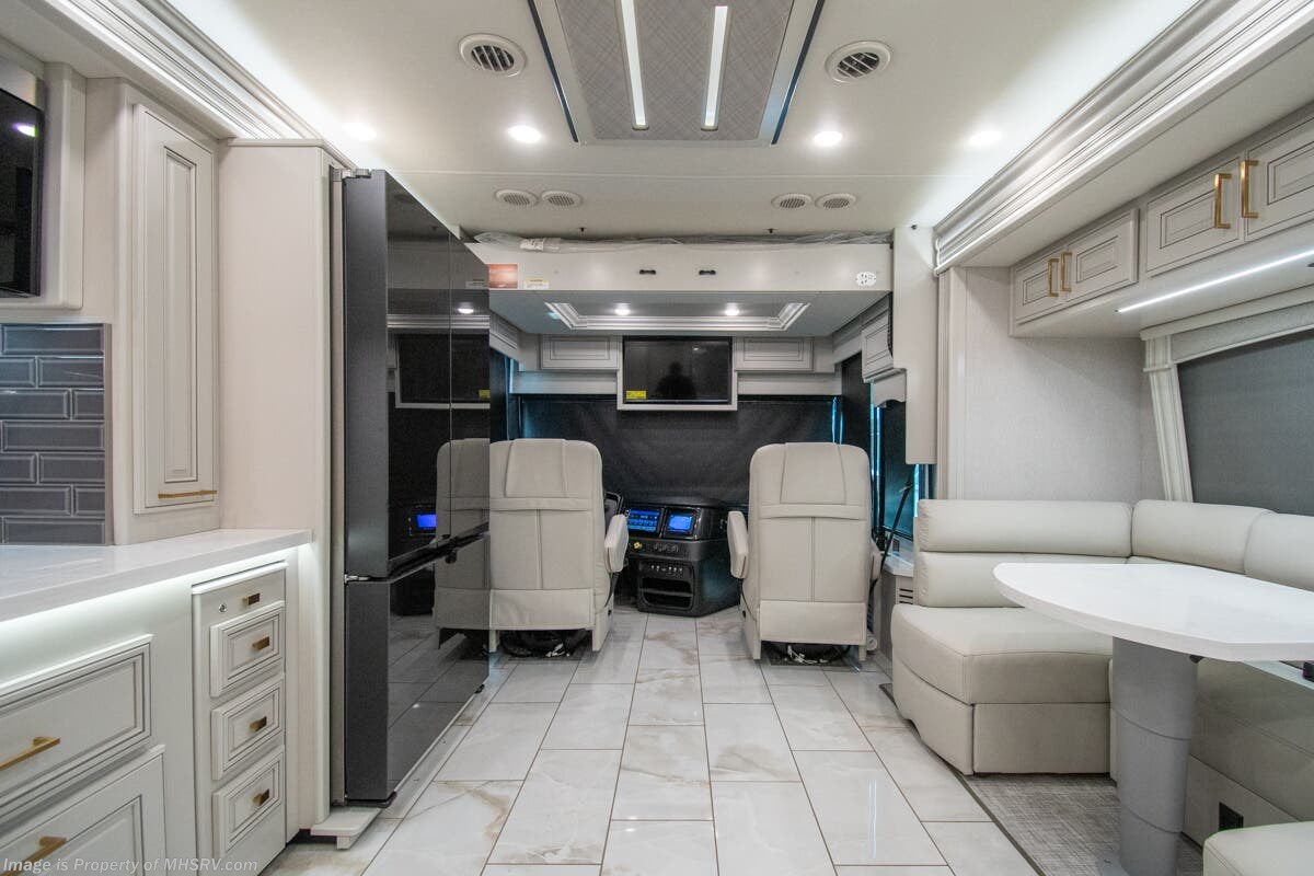 2026 Discovery LXE 40G by Fleetwood from Motor Home Specialist in Alvarado, Texas