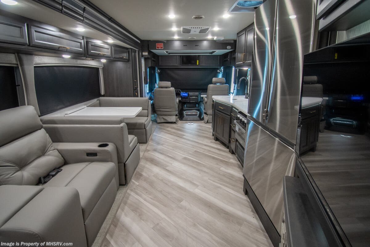 2026 Holiday Rambler Vacationer 33C - New Class A For Sale by Motor Home Specialist in Alvarado, Texas