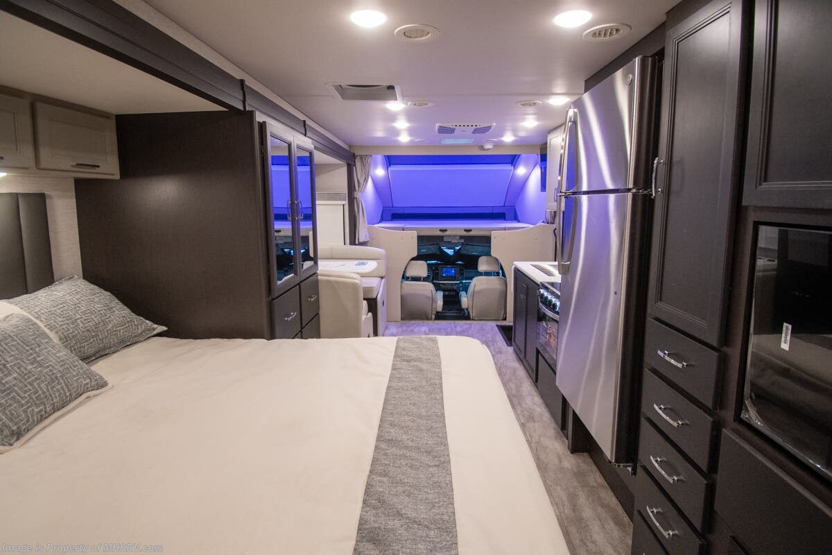 2026 Thor Motor Coach Magnitude Grand S29 - New Class C For Sale by Motor Home Specialist in Alvarado, Texas