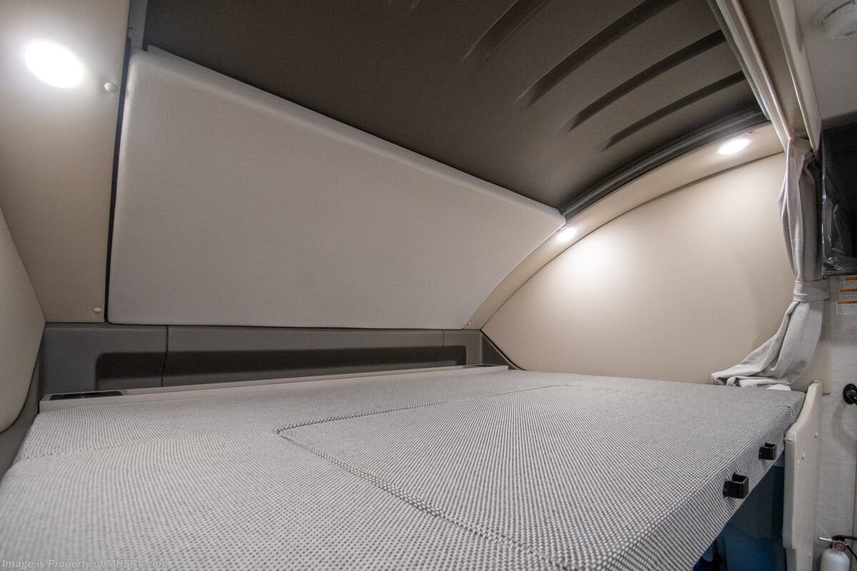 New 2026 Thor Motor Coach Magnitude Grand S29 available in Alvarado, Texas