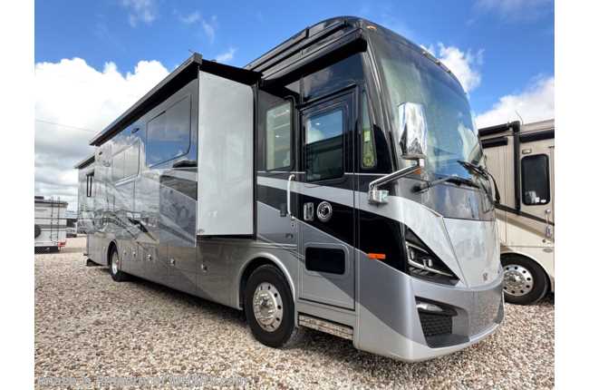 2021 Tiffin Phaeton 40 IH Bath &amp; 1/2 RV W/ Theater Seats, King Bed, Stackable W/D, Oven, Dual Pane Windows &amp; More