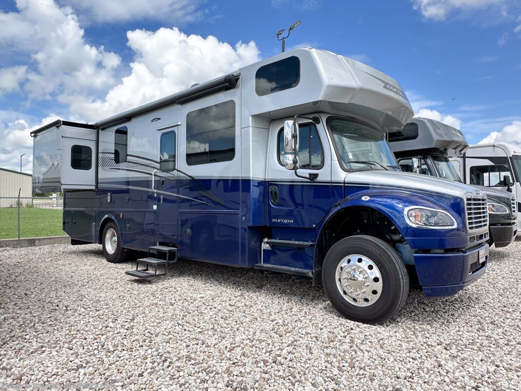 2023 Dynamax Corp Europa 32KD Super C RV W/ OH Loft, King Bed, Sat ...