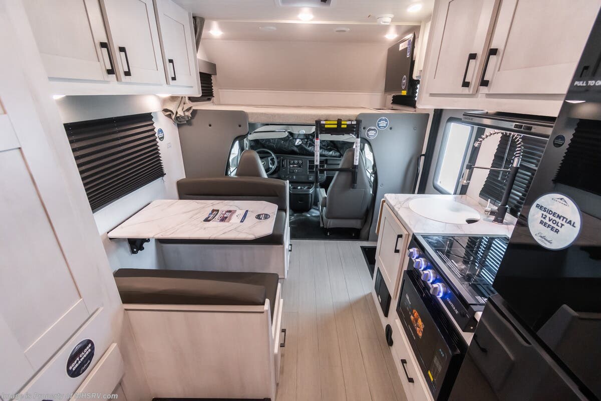 2026 East to West Entrada 210NS - New Class C For Sale by Motor Home Specialist in Alvarado, Texas