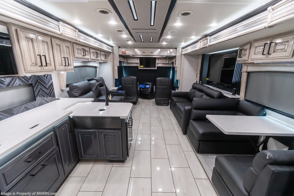 2026 Fleetwood Palisade 45FS - New Diesel Pusher For Sale by Motor Home Specialist in Alvarado, Texas features Two Full Baths, Bunk Beds