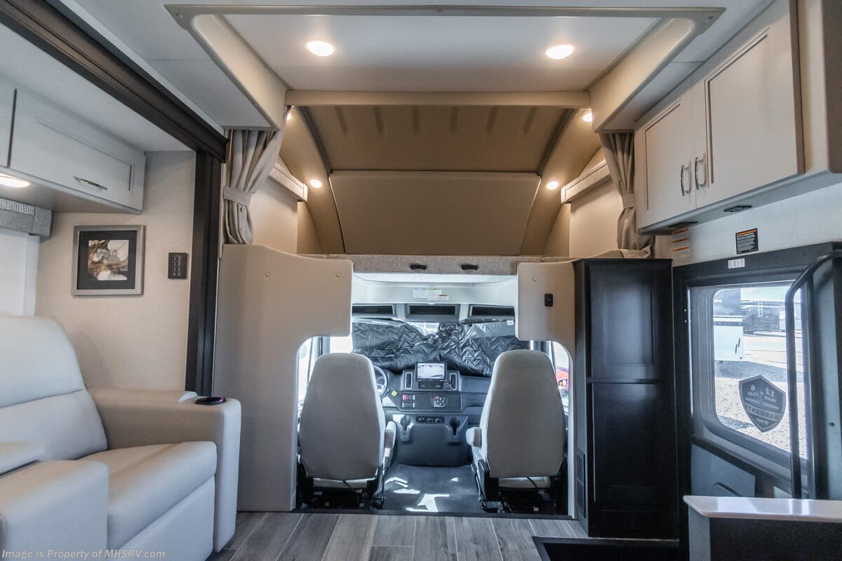 2026 Inception HD 38DX by Thor Motor Coach from Motor Home Specialist in Alvarado, Texas