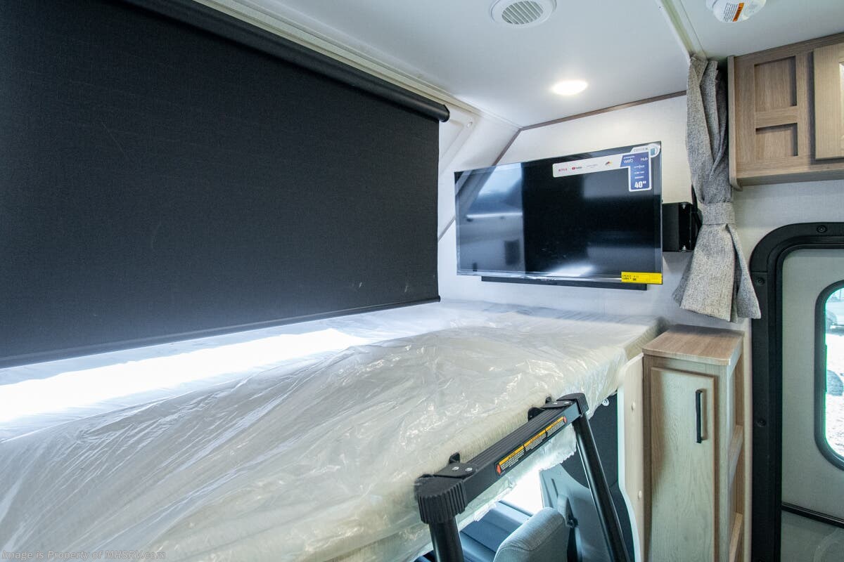 New 2025 East to West Bravado 33DS available in Alvarado, Texas