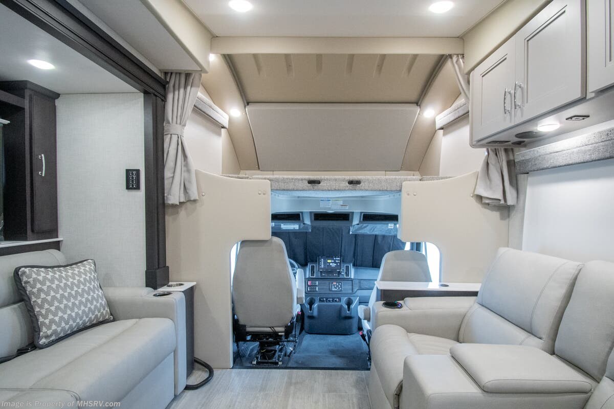 2026 Pasadena SV 38FX by Thor Motor Coach from Motor Home Specialist in Alvarado, Texas