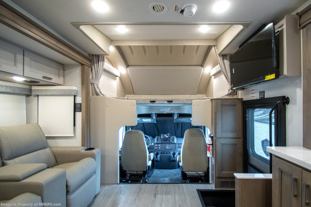 2026 Pasadena SV 38XL by Thor Motor Coach from Motor Home Specialist in Alvarado, Texas
