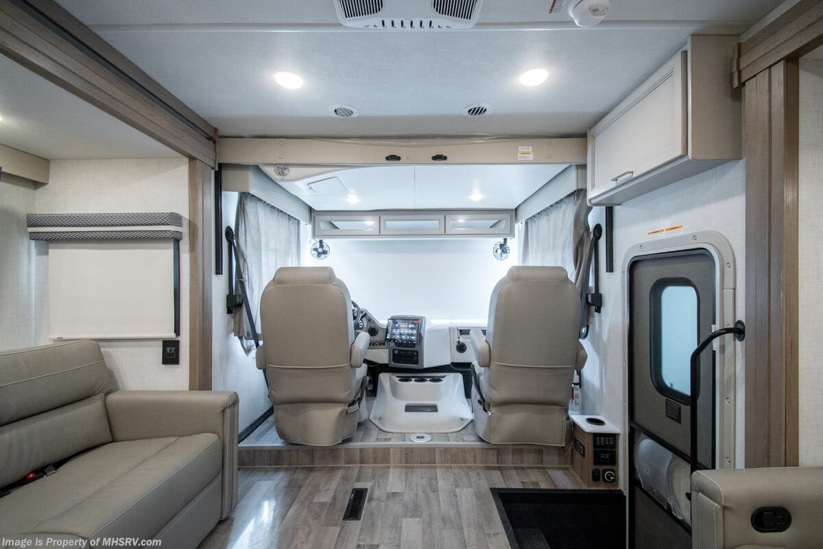 2026 Hurricane 35R by Thor Motor Coach from Motor Home Specialist in Alvarado, Texas