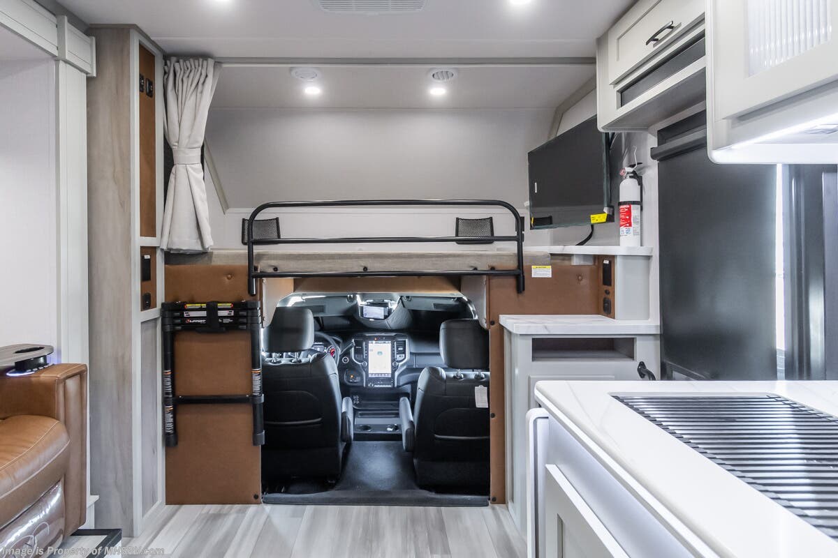 2026 Isata 5 Series 30FW by Dynamax Corp from Motor Home Specialist in Alvarado, Texas