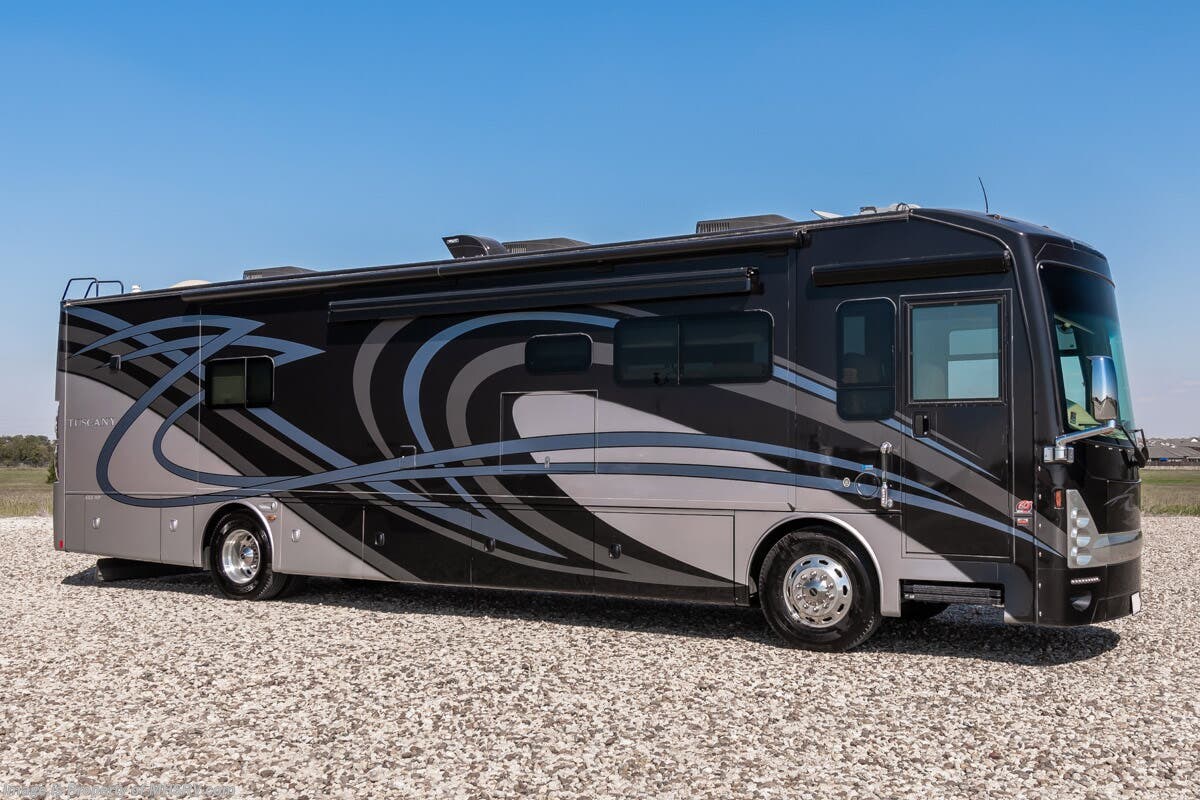 2016 Thor Motor Coach Tuscany 40DX Bath & 1/2 RV W/ King Bed, Ext. TV ...