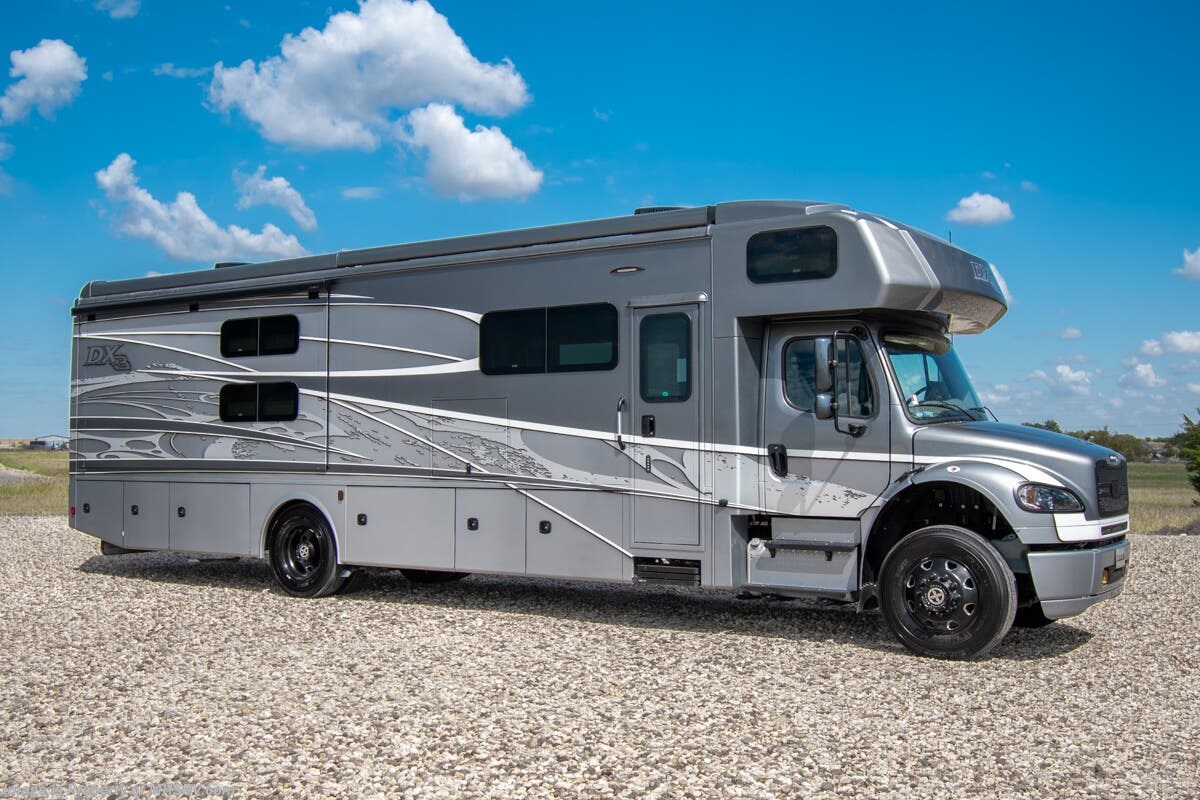 Used 2023 Dynamax Corp DX3 37BD available in Alvarado, Texas
