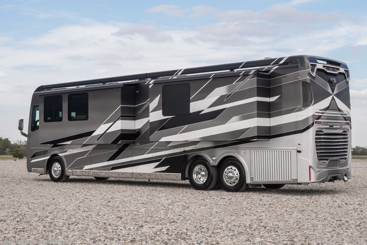 Used 2024 Foretravel Realm Presidential LV2 available in Alvarado, Texas