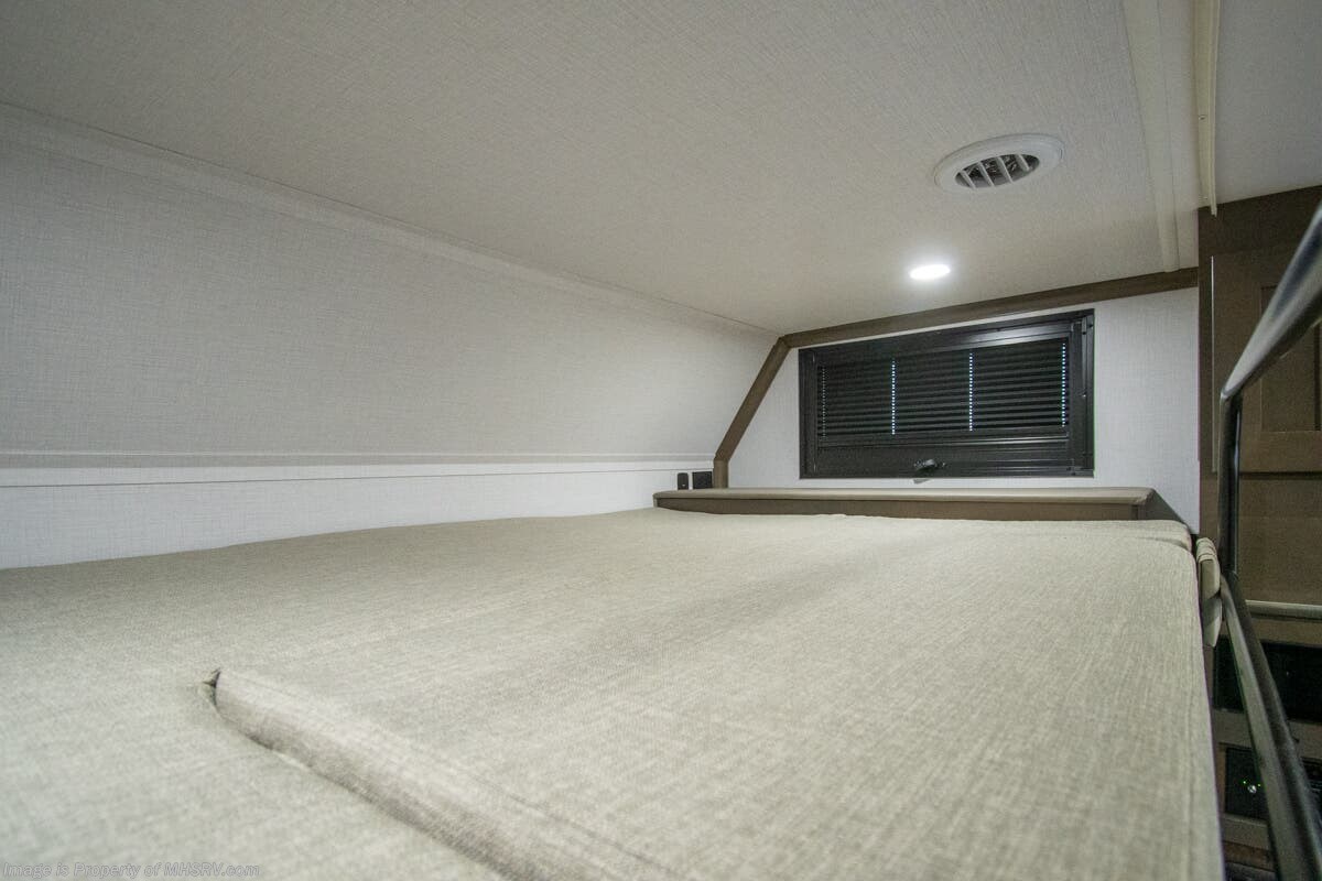 New 2026 Dynamax Corp Europa 34SS available in Alvarado, Texas