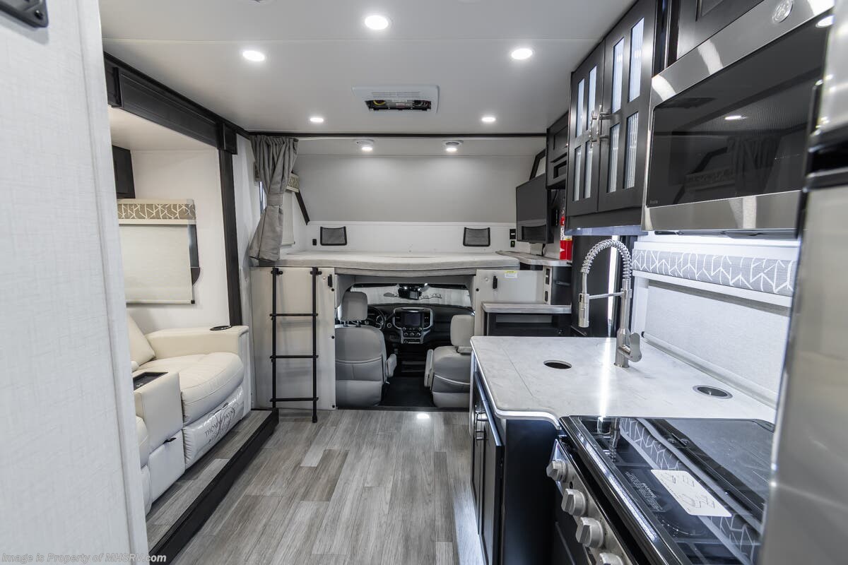 2024 Dynamax Corp Isata 5 Series 28SS - Used Class C For Sale by Motor Home Specialist in Alvarado, Texas