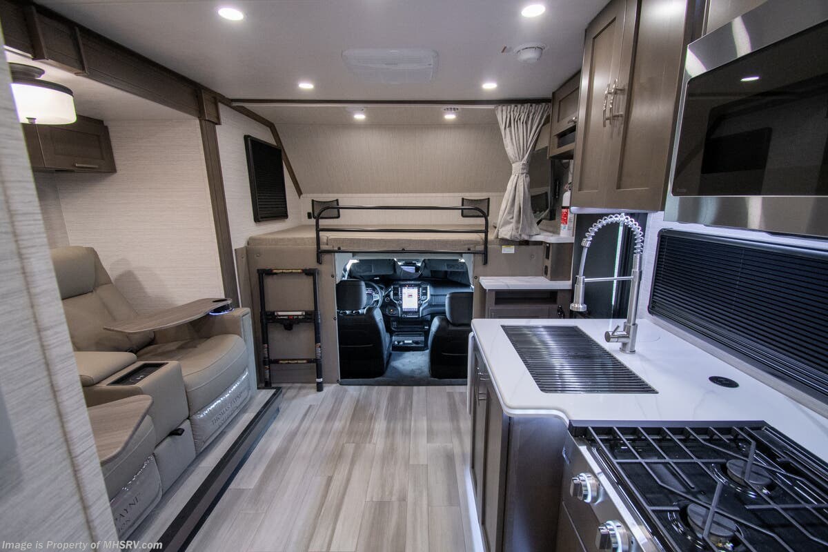 2026 Dynamax Corp Isata 5 Series 28SSEX - New Class C For Sale by Motor Home Specialist in Alvarado, Texas features Theater Seating