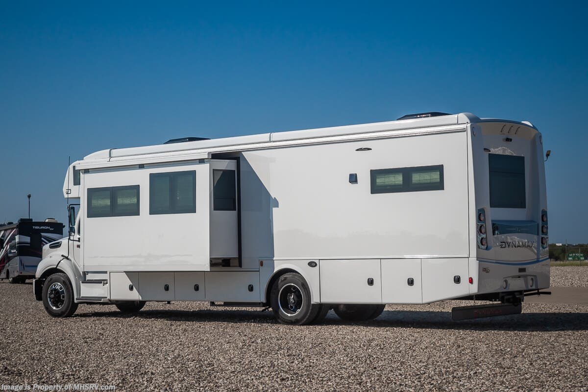 2027 Dynaquest XL 3700BD by Dynamax Corp from Motor Home Specialist in Alvarado, Texas