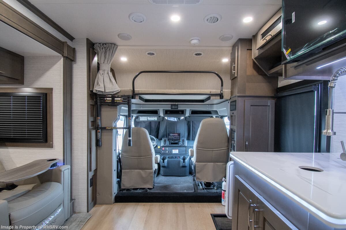 2026 Dynaquest XL 3700BD by Dynamax Corp from Motor Home Specialist in Alvarado, Texas