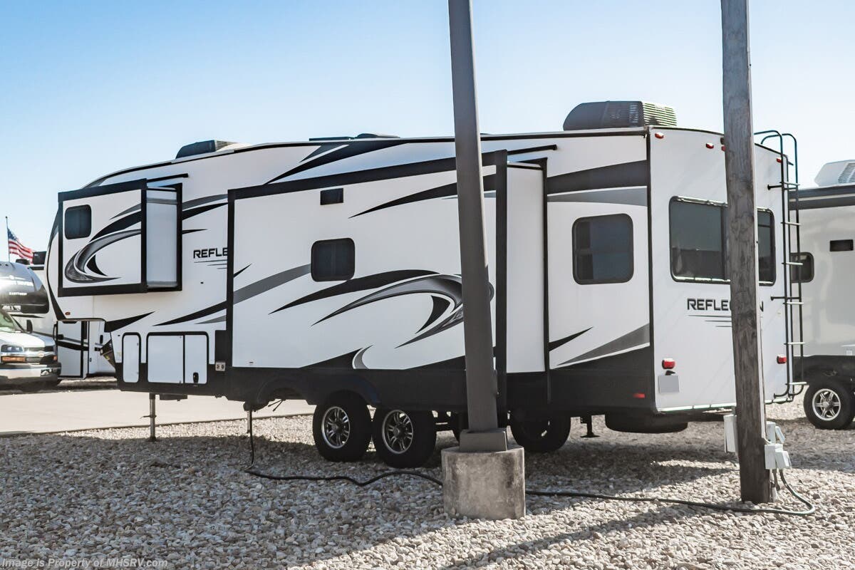 Used 2022 Grand Design Reflection 303RLS available in Alvarado, Texas
