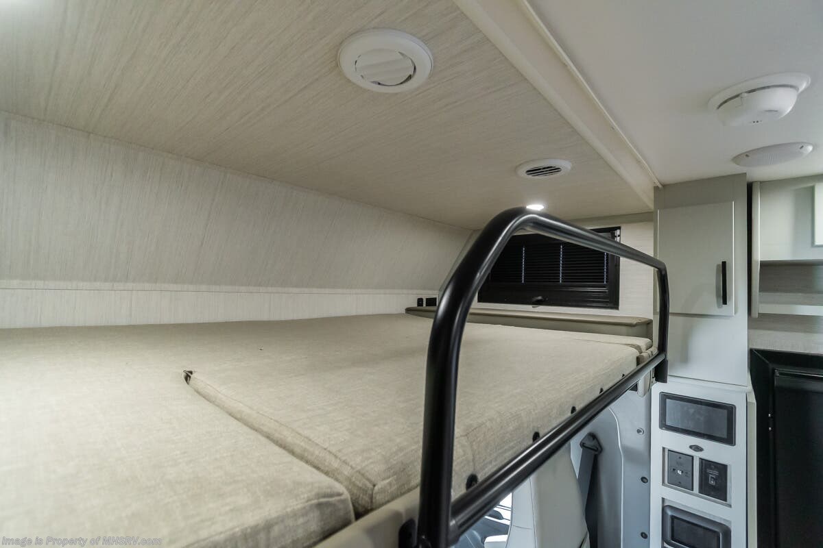 New 2026 Dynamax Corp DX3 37TS available in Alvarado, Texas