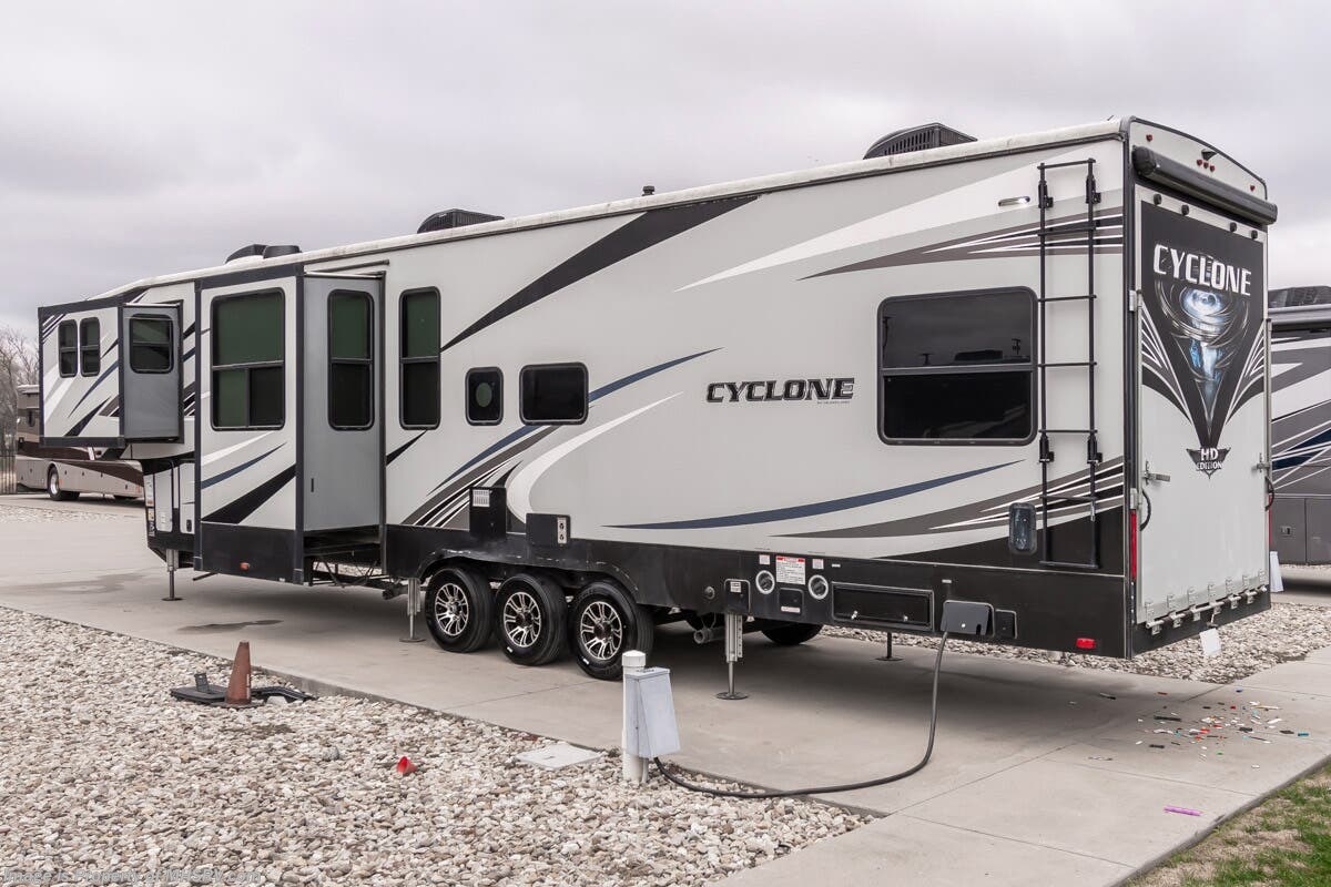 Used 2021 Heartland Cyclone 4006 available in Alvarado, Texas