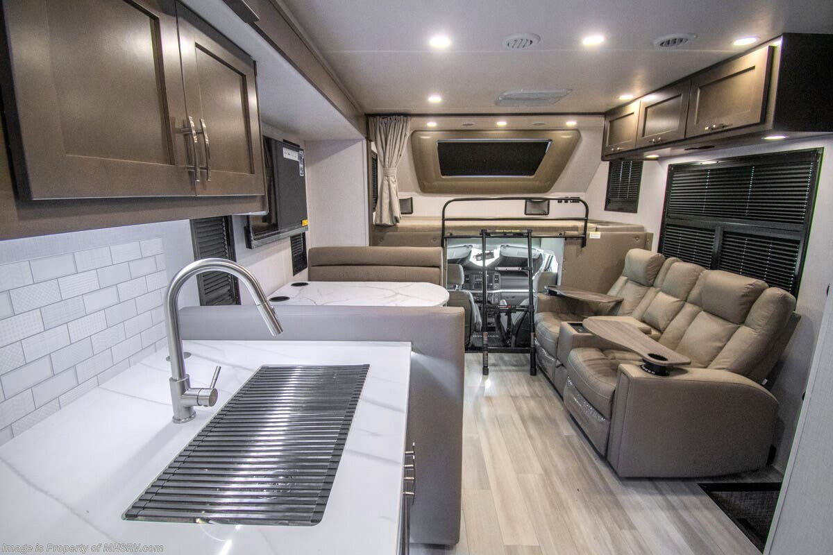 2026 Dynamax Corp Isata 6 Series 31KS - New Class C For Sale by Motor Home Specialist in Alvarado, Texas features Theater Seating