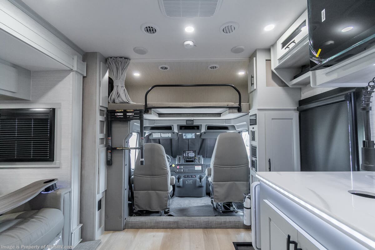 2027 Dynaquest XL 3400KD by Dynamax Corp from Motor Home Specialist in Alvarado, Texas