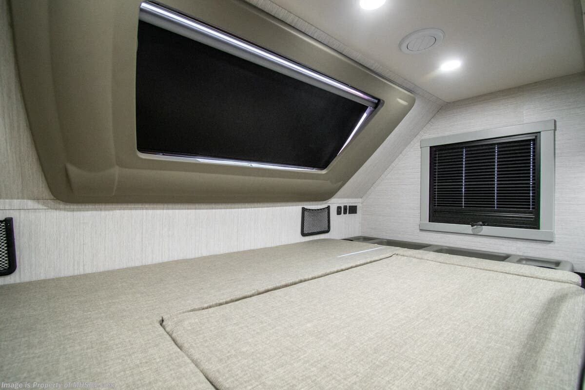 New 2026 Dynamax Corp Isata 6 Series 31KS available in Alvarado, Texas