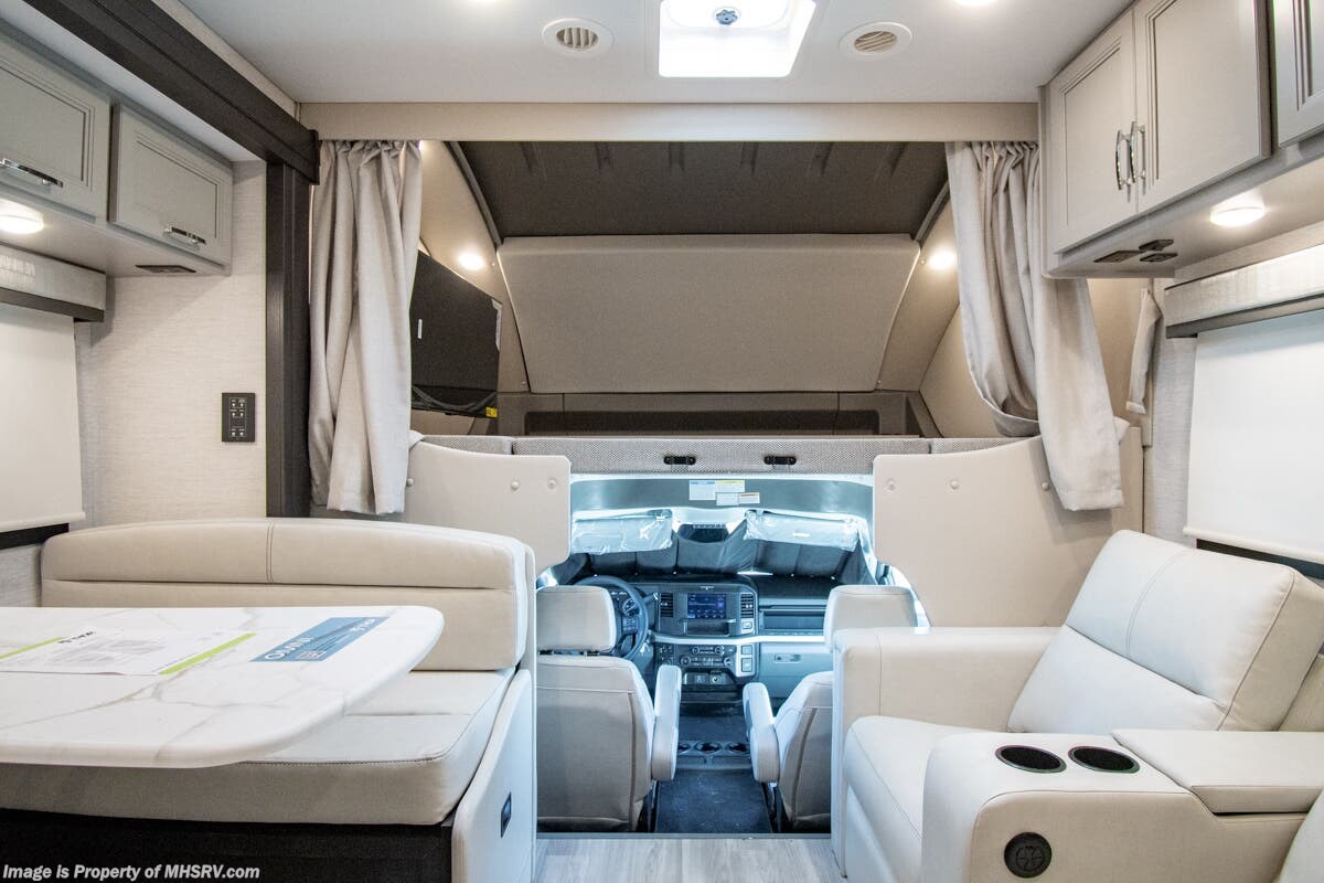 New 2026 Thor Motor Coach Omni Trail L35 available in Alvarado, Texas