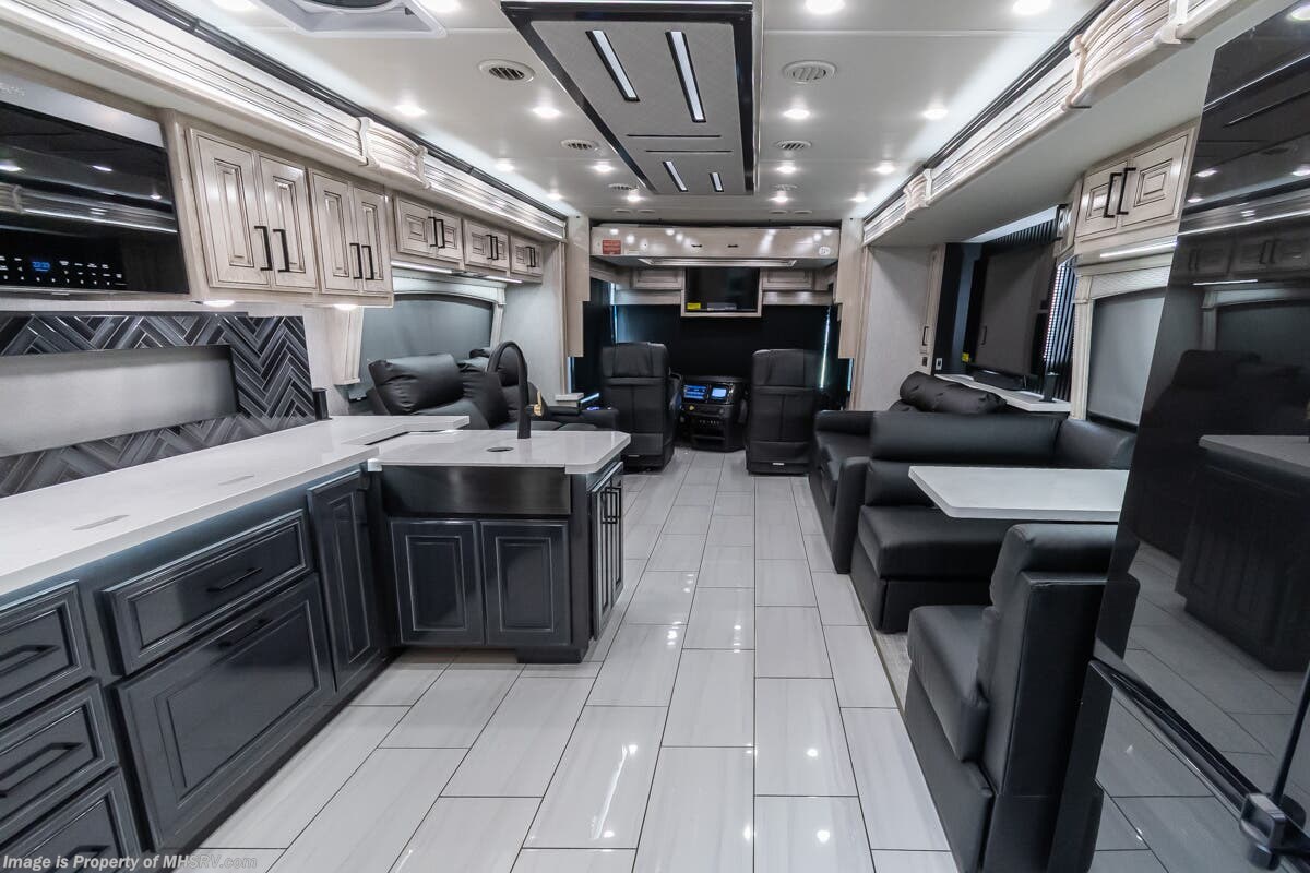 2026 Fleetwood Palisade 45FS - New Diesel Pusher For Sale by Motor Home Specialist in Alvarado, Texas features Two Full Baths, Bunk Beds