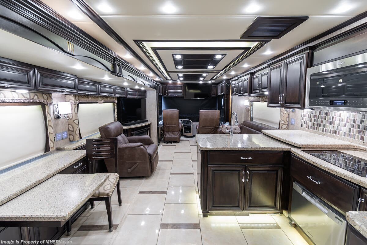 2016 Newmar Mountain Aire 4565 - Used Diesel Pusher For Sale by Motor Home Specialist in Alvarado, Texas features Bath & 1/2