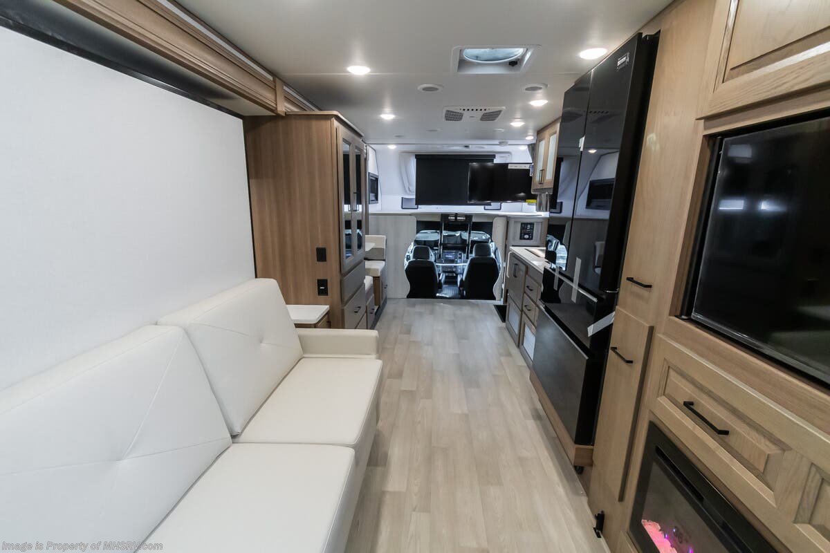 2026 East to West Bravado 29S - New Class C For Sale by Motor Home Specialist in Alvarado, Texas