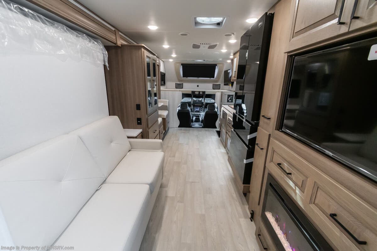 2026 East to West Bravado 29S - New Class C For Sale by Motor Home Specialist in Alvarado, Texas