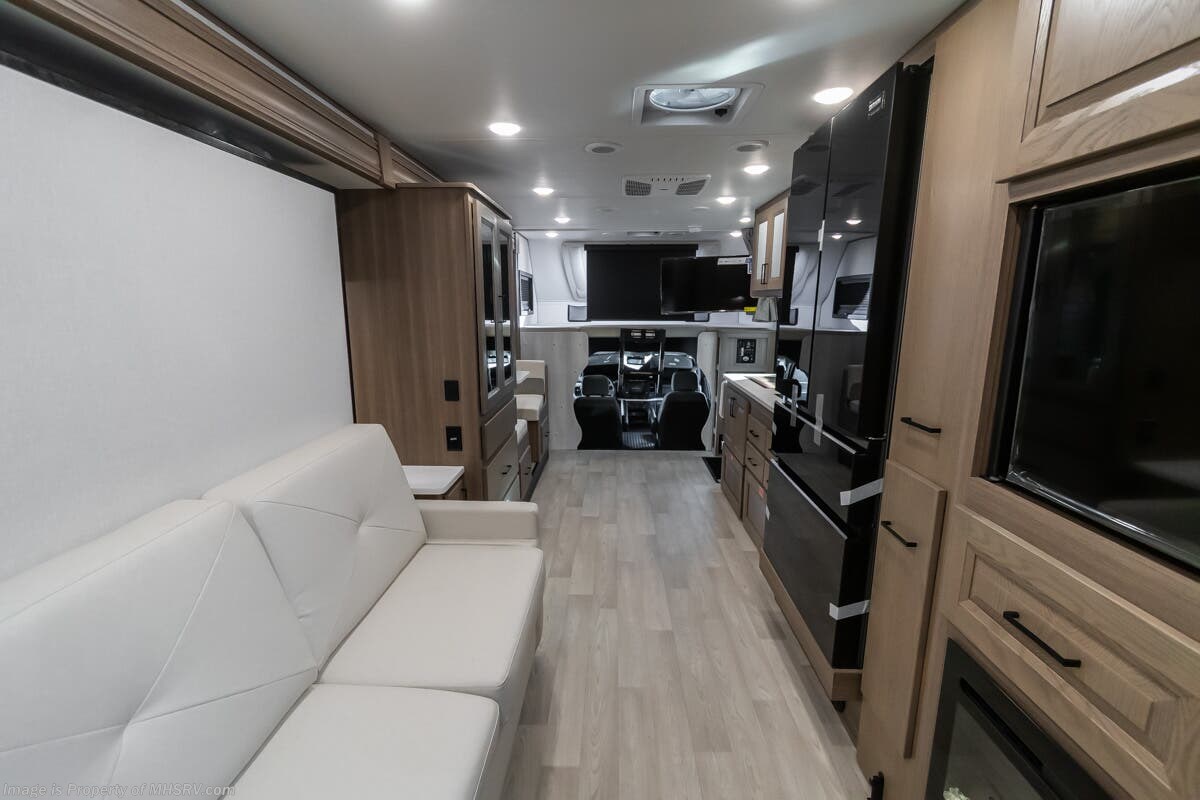 2026 East to West Bravado 29S - New Class C For Sale by Motor Home Specialist in Alvarado, Texas