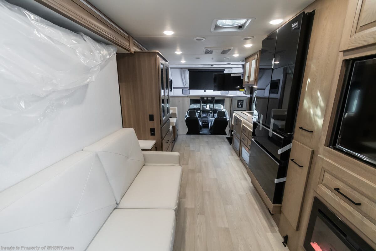 2026 East to West Bravado 29S - New Class C For Sale by Motor Home Specialist in Alvarado, Texas