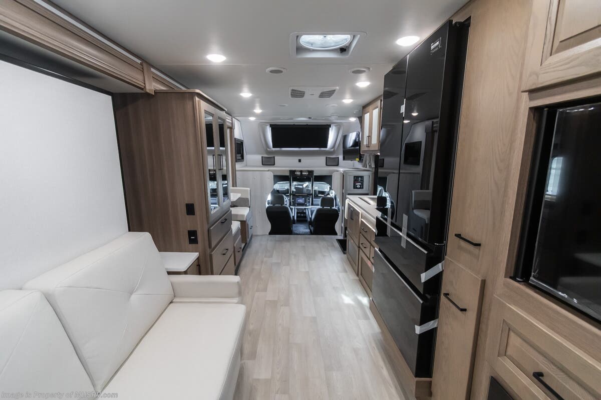2026 East to West Bravado 29S - New Class C For Sale by Motor Home Specialist in Alvarado, Texas