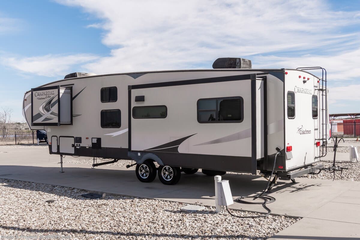 Used 2020 Coachmen Chaparral Lite 30BHS available in Alvarado, Texas