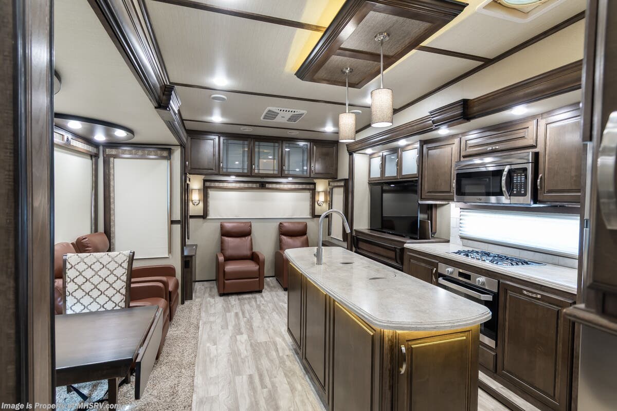 2018 Grand Design Solitude 310GK - Used Fifth Wheel For Sale by Motor Home Specialist in Alvarado, Texas