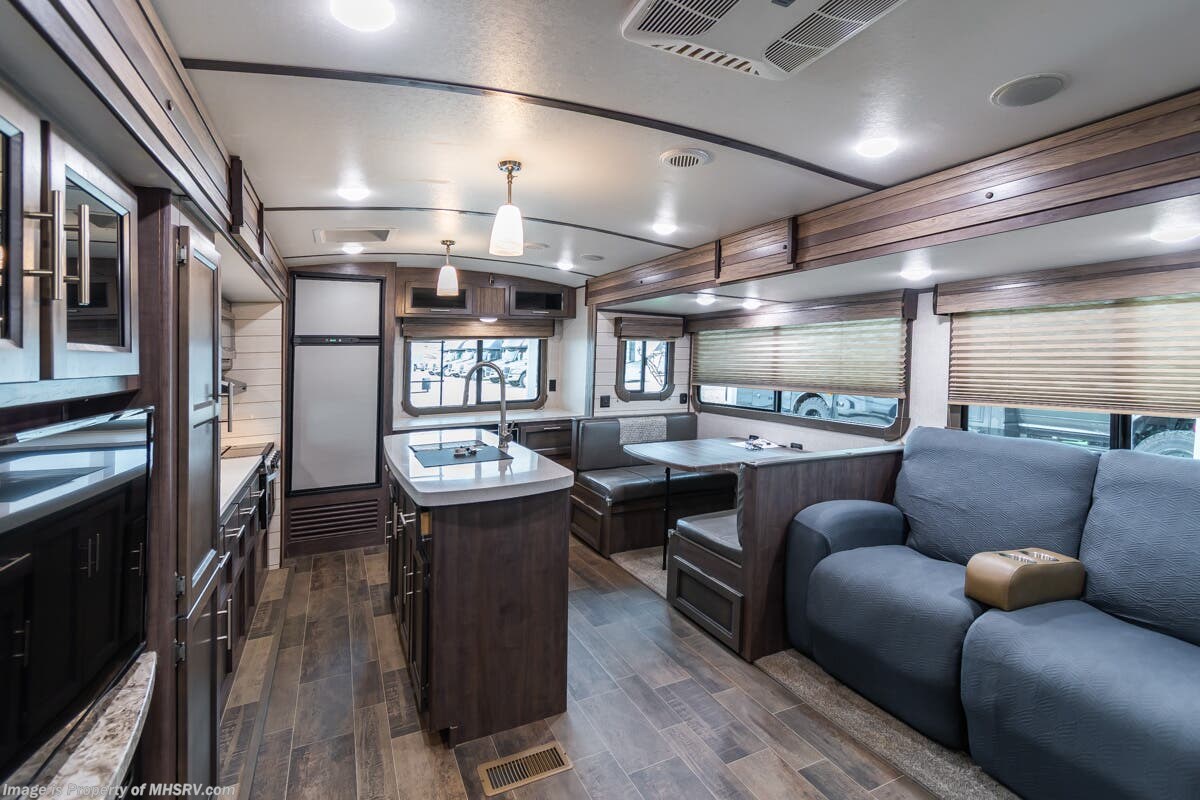 2020 CrossRoads Sunset Trail 285CK - Used Travel Trailer For Sale by Motor Home Specialist in Alvarado, Texas features Theater Seating
