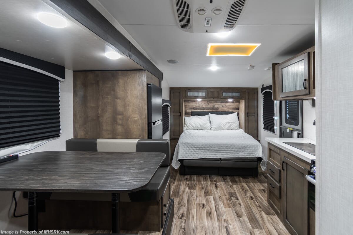 2023 Venture Sonic 211VDB - Used Travel Trailer For Sale by Motor Home Specialist in Alvarado, Texas