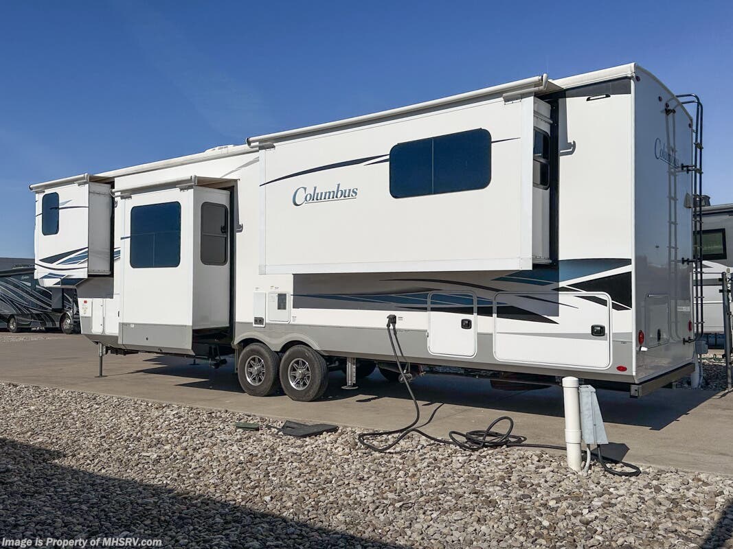 Used 2022 Palomino Columbus 388FK available in Alvarado, Texas
