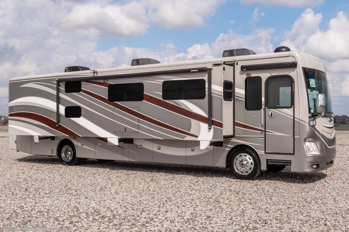 Used 2015 Fleetwood Discovery 40G available in Alvarado, Texas