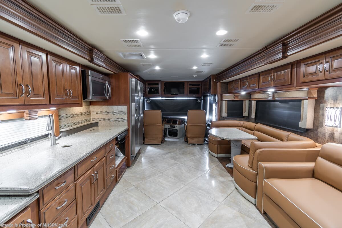 2015 Fleetwood Discovery 40G - Used Diesel Pusher For Sale by Motor Home Specialist in Alvarado, Texas features Bunk Beds