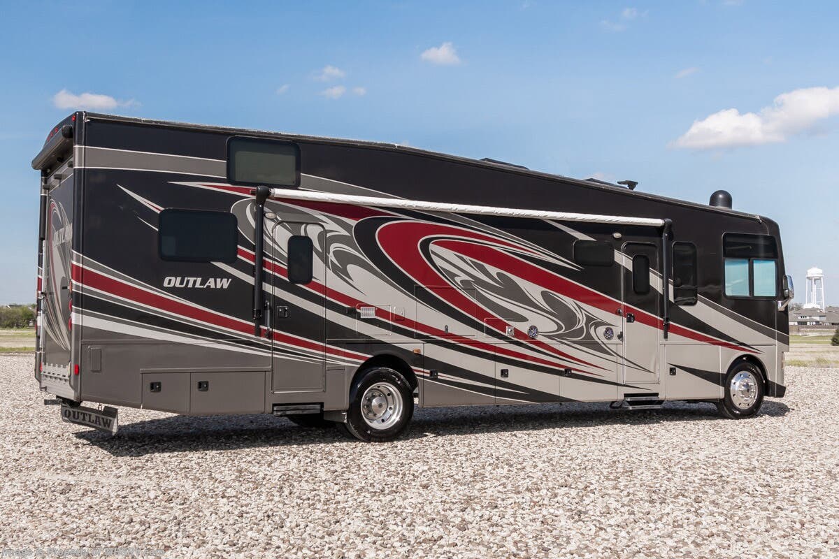 Used 2016 Thor Motor Coach Outlaw 37LS available in Alvarado, Texas