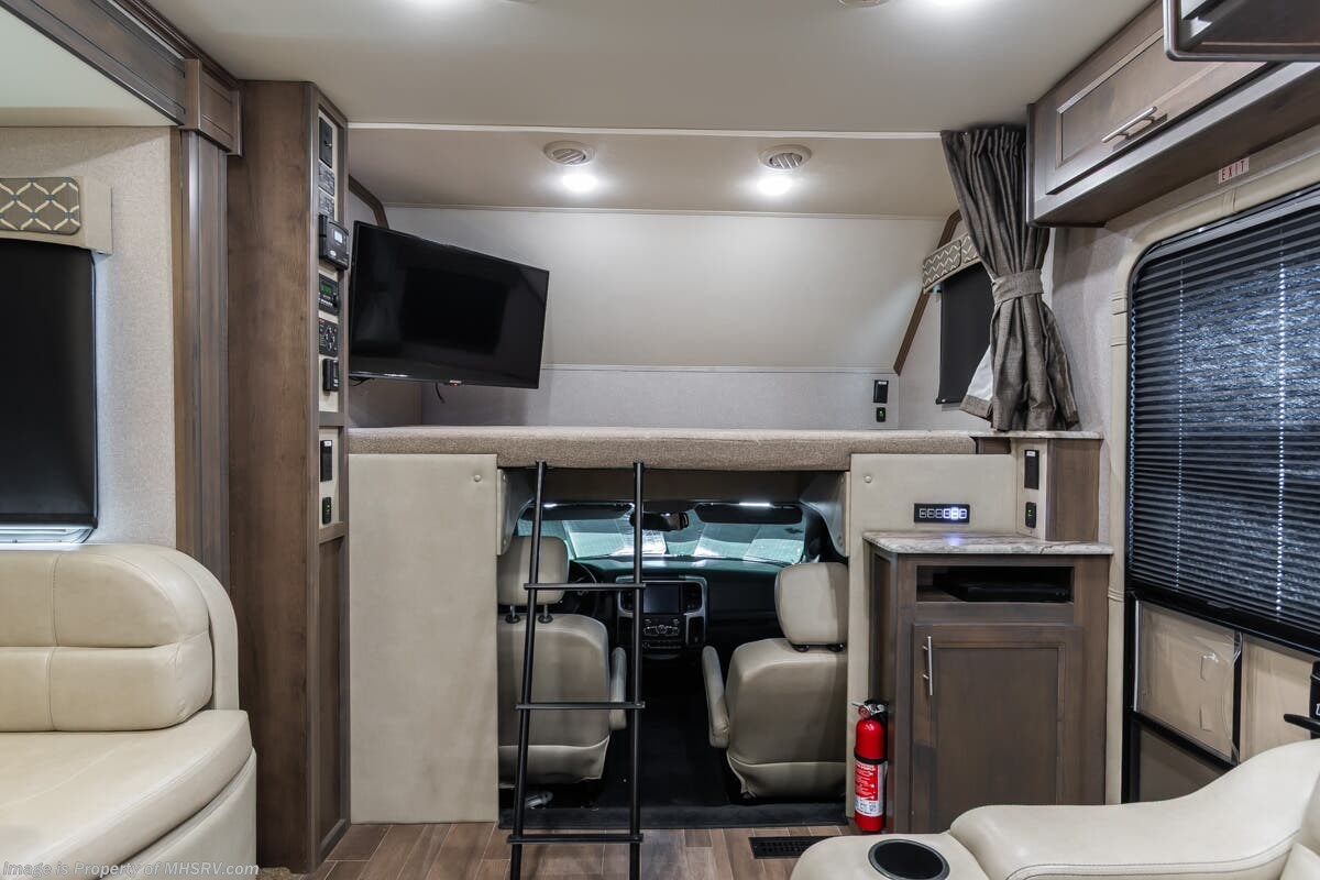 2019 Isata 5 Series 35DB by Dynamax Corp from Motor Home Specialist in Alvarado, Texas