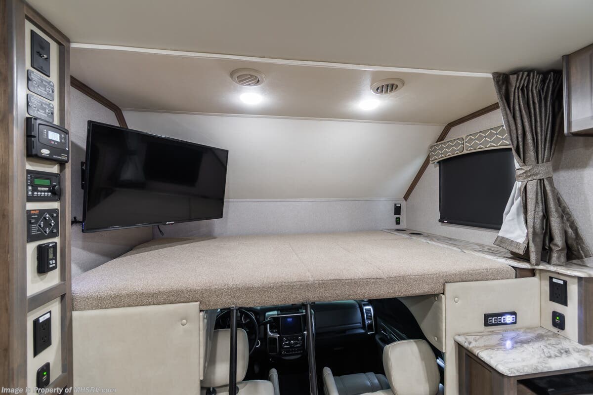 Used 2019 Dynamax Corp Isata 5 Series 35DB available in Alvarado, Texas